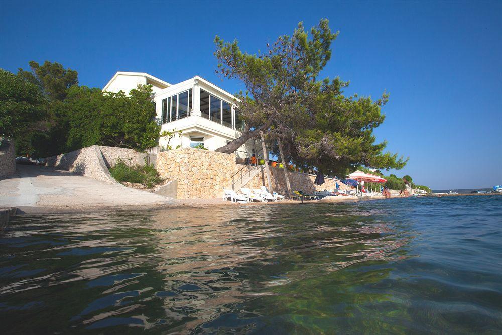Hotel Vila 4M Ražanac Extérieur photo