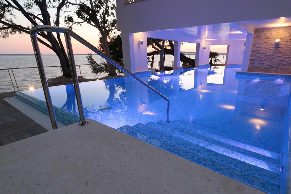 Hotel Vila 4M Ražanac Extérieur photo