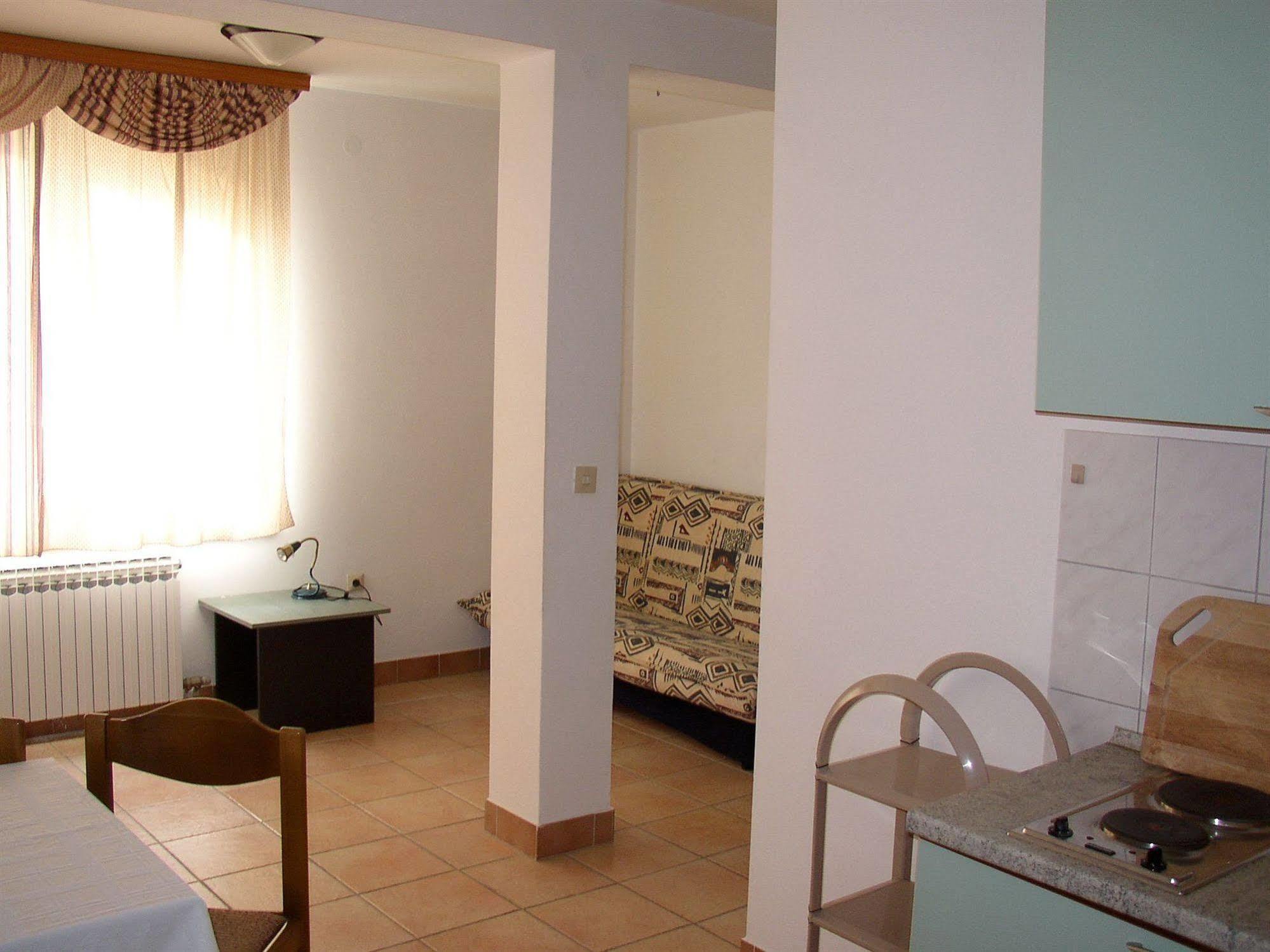 Hotel Vila 4M Ražanac Extérieur photo