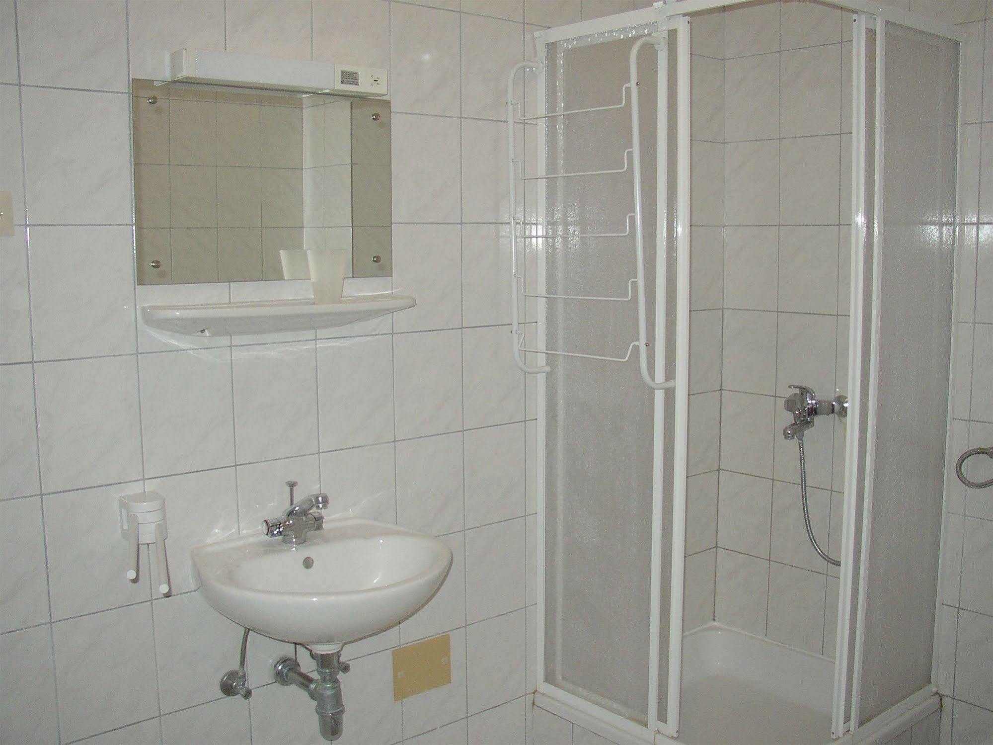 Hotel Vila 4M Ražanac Extérieur photo