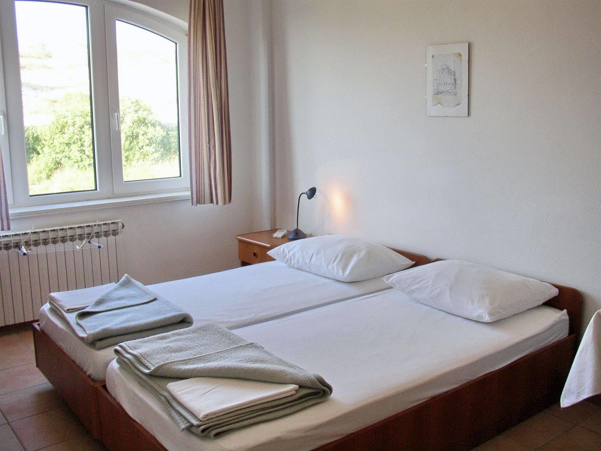 Hotel Vila 4M Ražanac Extérieur photo