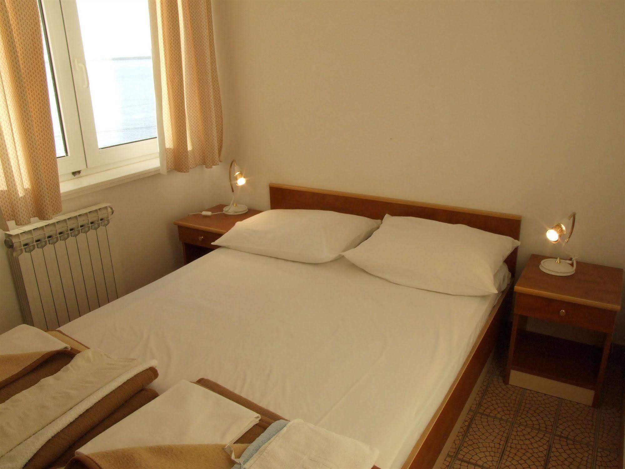 Hotel Vila 4M Ražanac Extérieur photo
